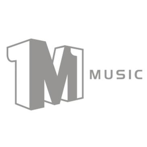 一边摸下面一边吃奶快点好难受
